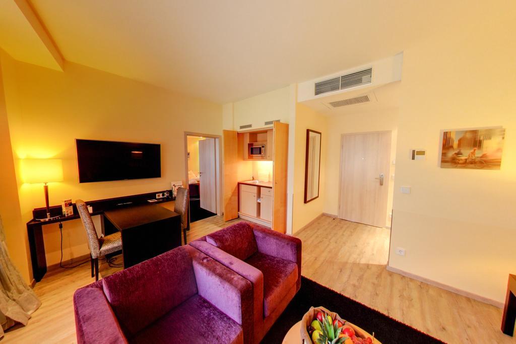 Best Western Plus Palatin Kongresshotel فيسلوخ المظهر الخارجي الصورة